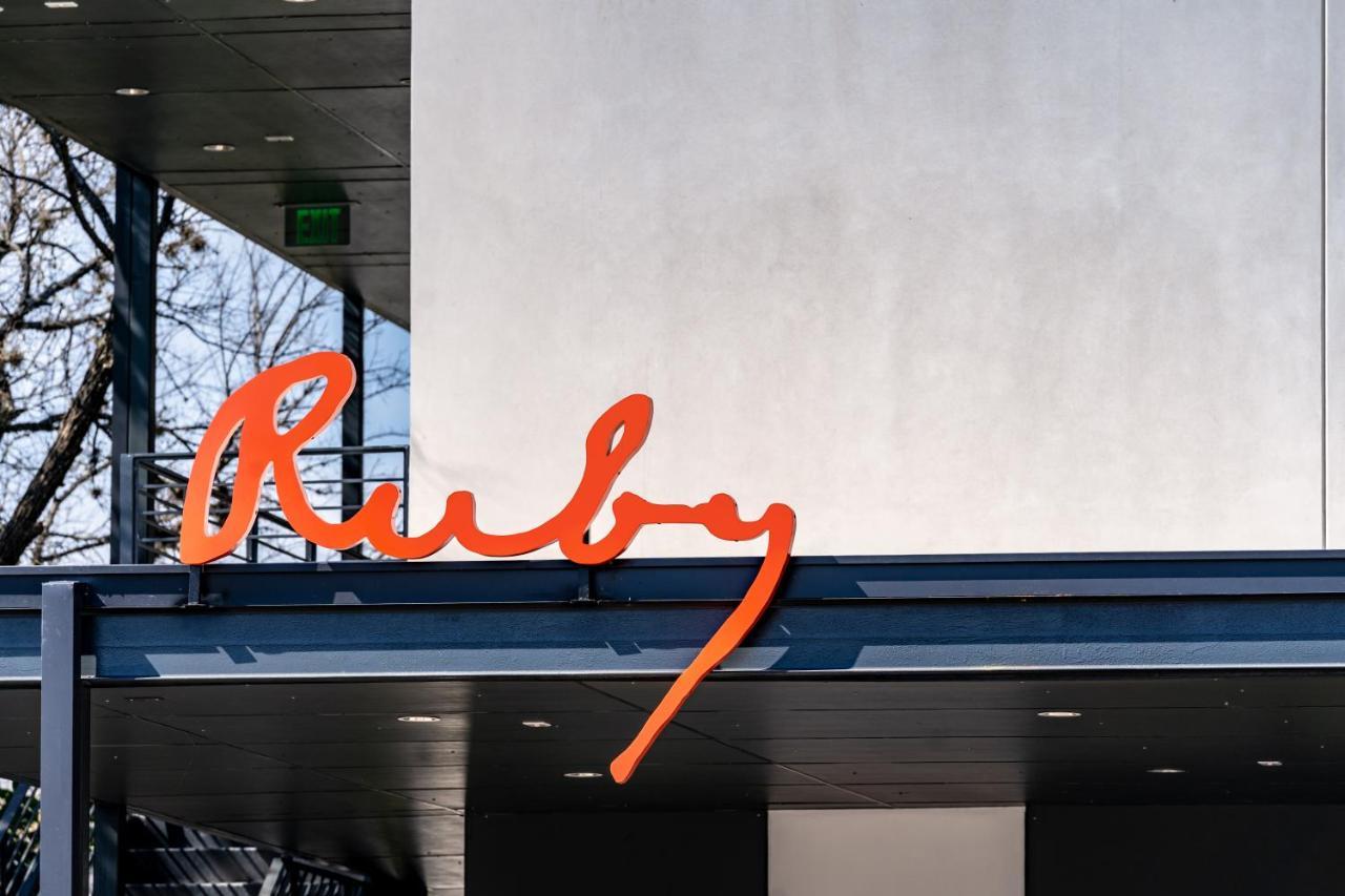 ראונד רוק The Ruby Hotel מראה חיצוני תמונה